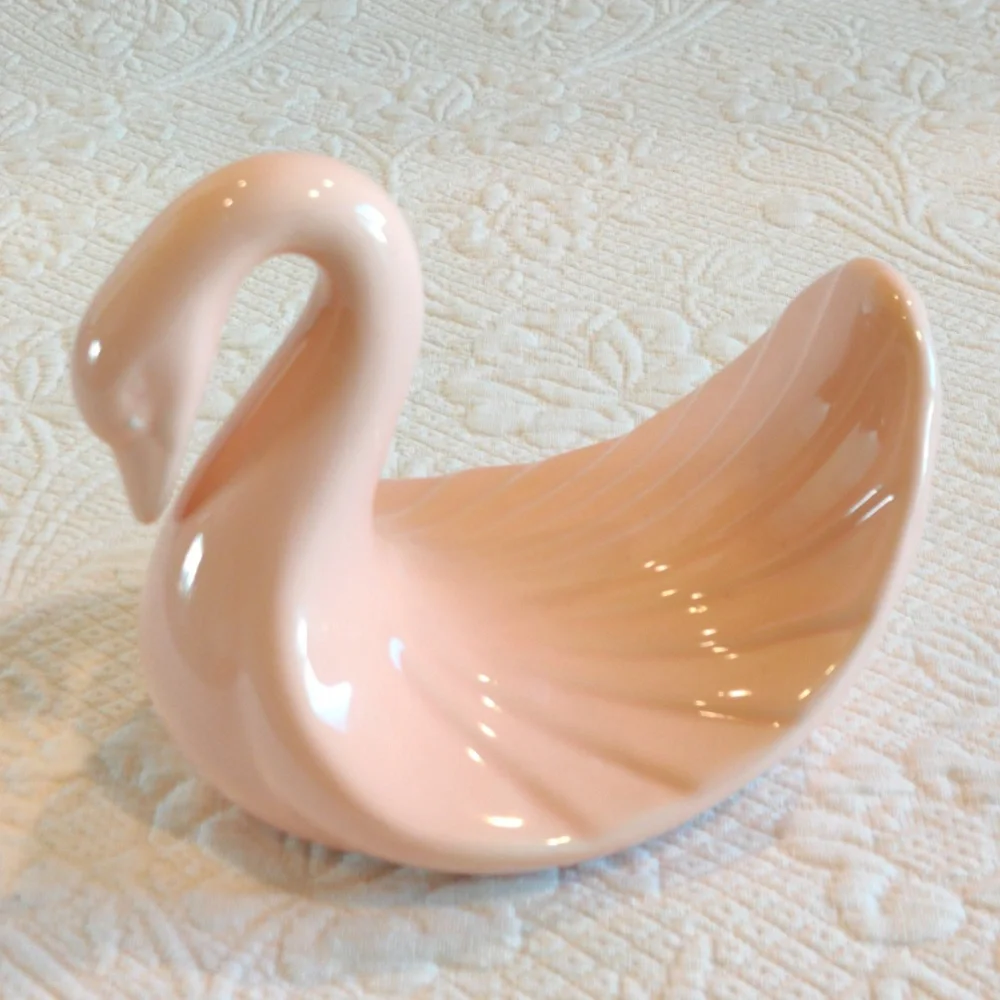 Vintage pink Ceramic Swan Hand Towel Display Holder